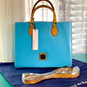 Dooney & Bourke Handbag
